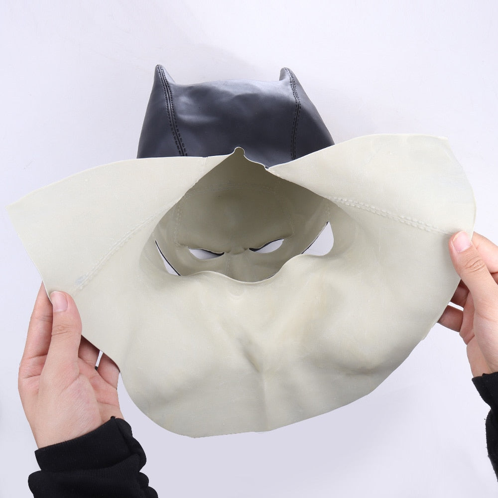 Batman: Batman Mask Cosplay