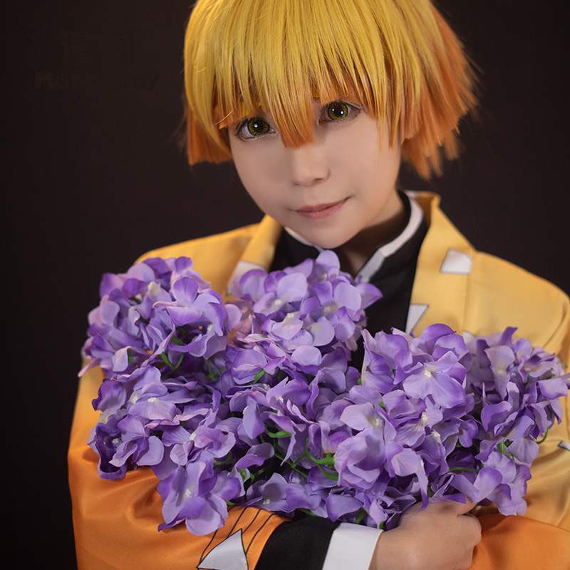 Demon Slayer: Zenitsu Agatsuma Cosplay